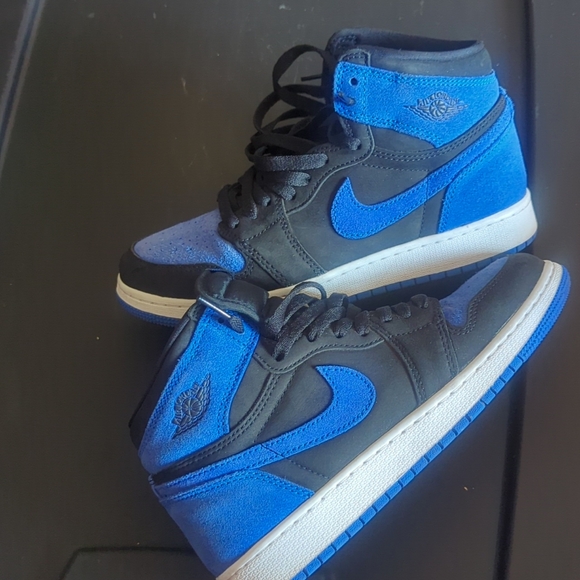 Jordan 1 HIGH OG YOUTH SIZE 6Y - Picture 2 of 4